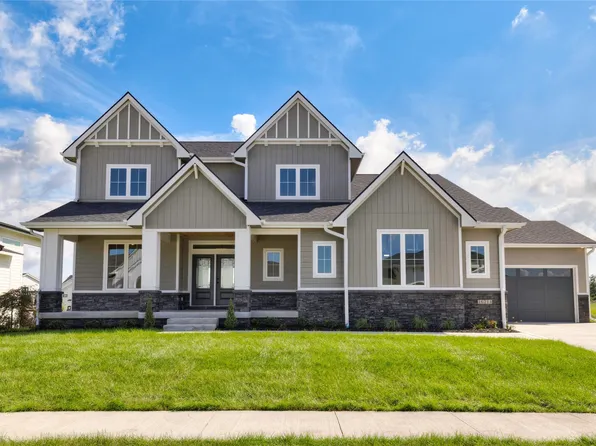 16214 Sharon Dr, Urbandale, IA 50323