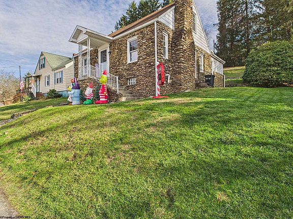 2nd image of 1130 S Park Dr