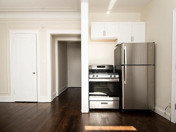 4th image of 327 Kedzie Ave #2