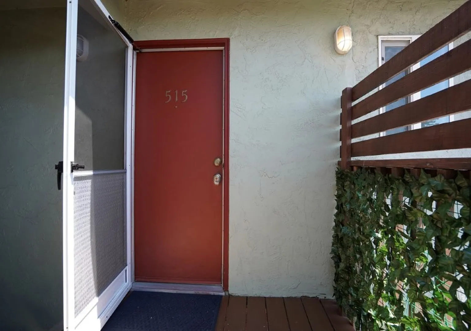 RIV511-525 — Photo 3