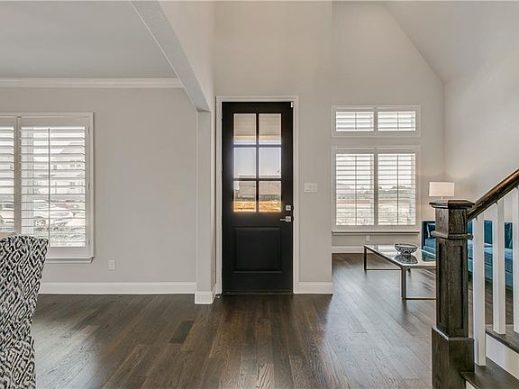 4th image of 516 Point Vista Dr
