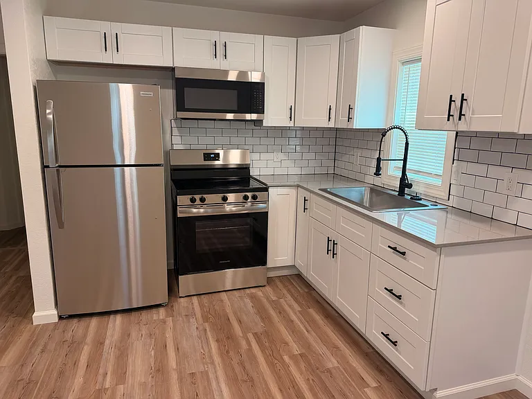310 W Mimosa Dr — Photo 6