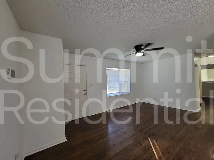 3 bed, 1.0 bath, 1336 sqft, $1,595 — Photo 4