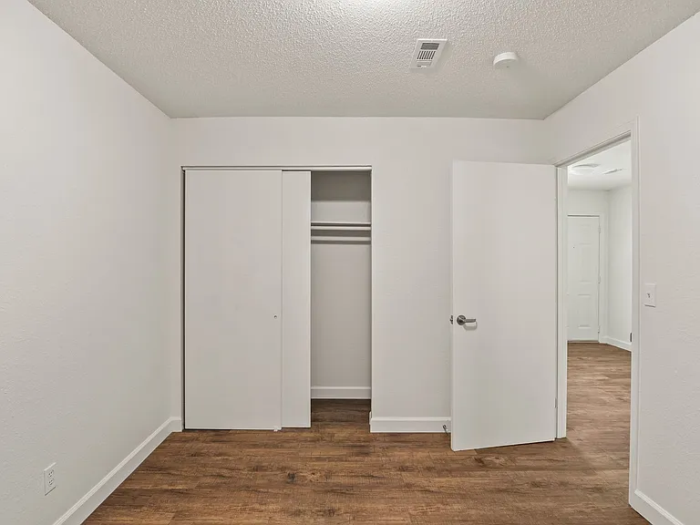 Metro Apartments At Bethalto — Photo 45