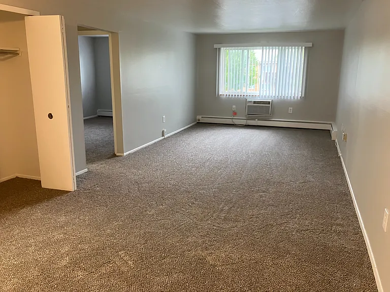 Valley York Apartments — Photo 26
