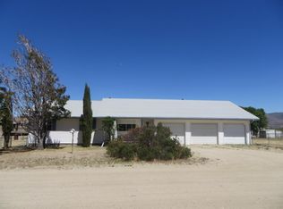 18443 S Weaver Mountain Rd, Peeples Valley, AZ 86332