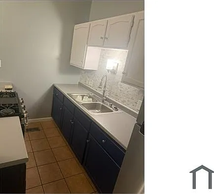 1518 Salisbury St — Photo 3