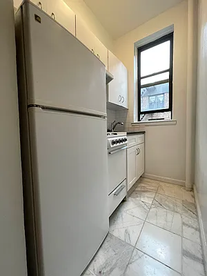 Rented by Bond New York | media 11