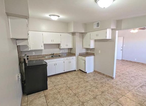 5th image of 5830 E 26th St #C