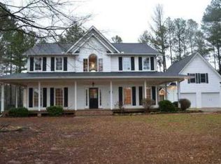 1098 Gordon Rd, Moreland, GA 30259
