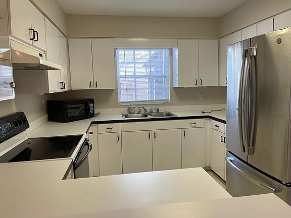 5th image of 3124 W Powhatan Ave