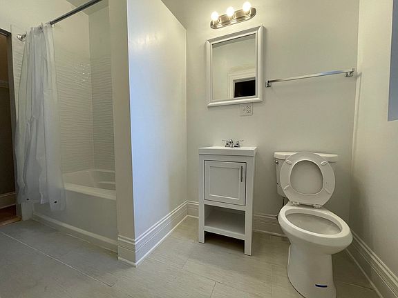4th image of 5832 S Michigan Ave #5836
