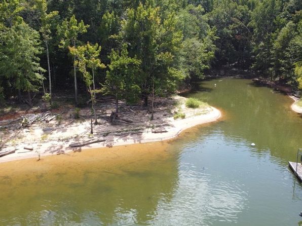 4 Grant Ln, Buffalo Junction, VA 24529