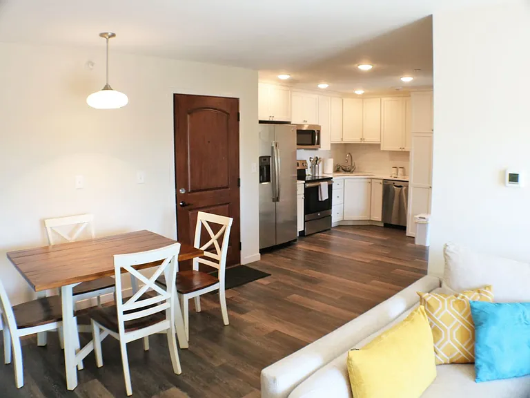 332 S Linn St #318 — Photo 5