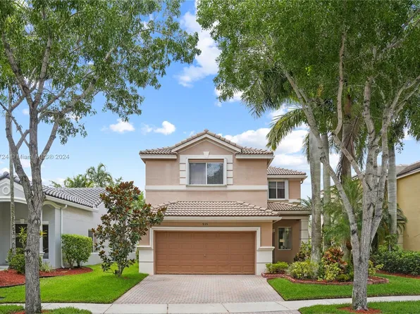935 Phoenix Way, Weston, FL 33327