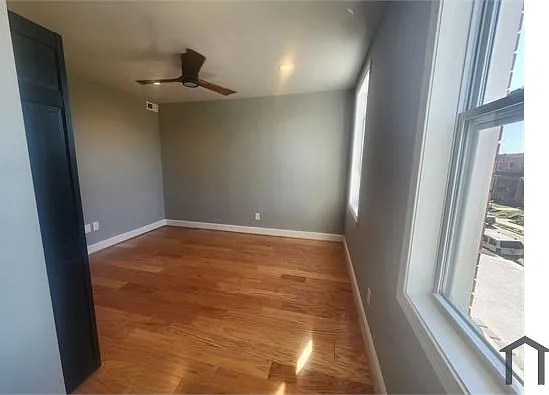 303 Folcroft St — Photo 6