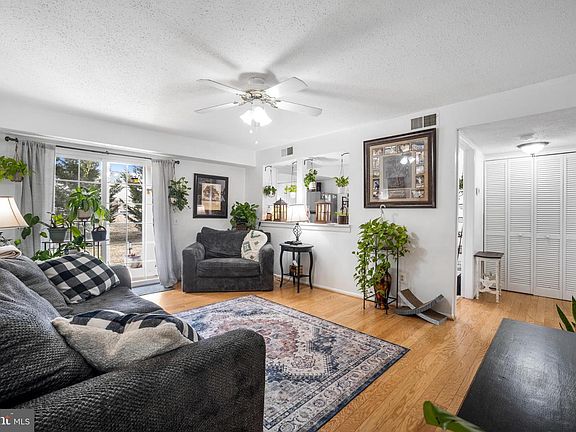 2nd image of 107 Fort Evans Rd NE #B