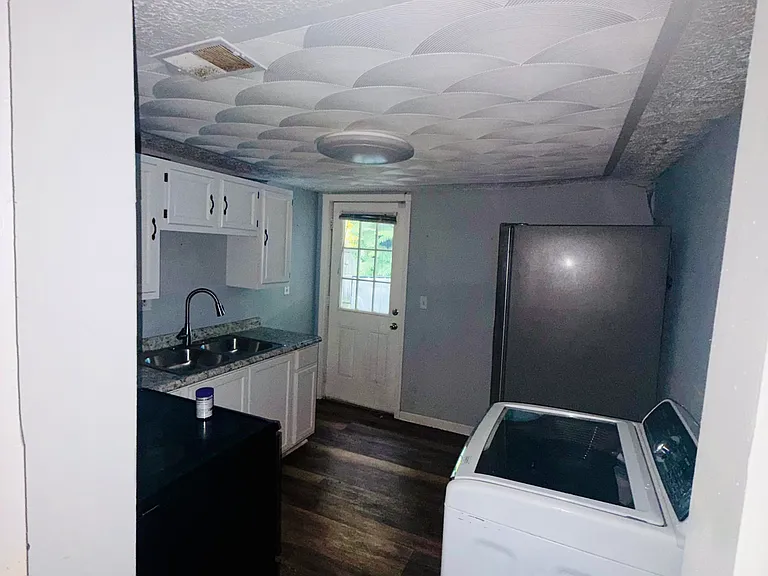 1811 Owen St #2 — Photo 7