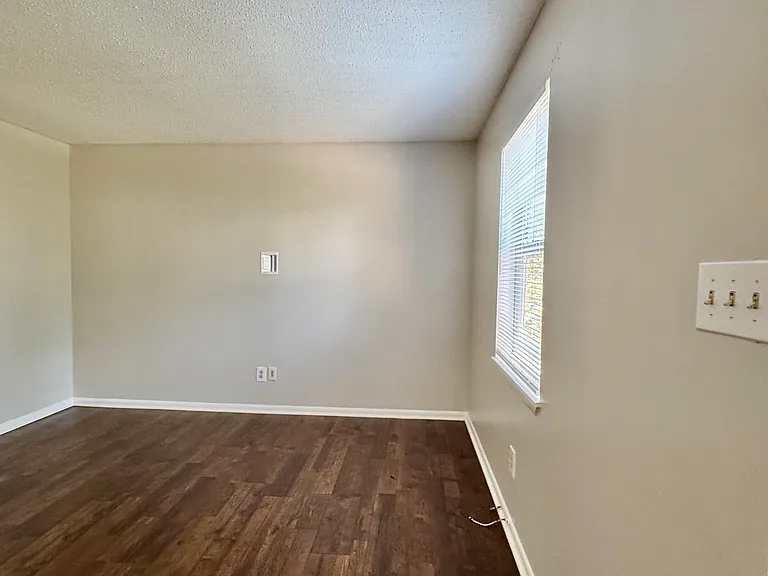 2442 Winston Way — Photo 7