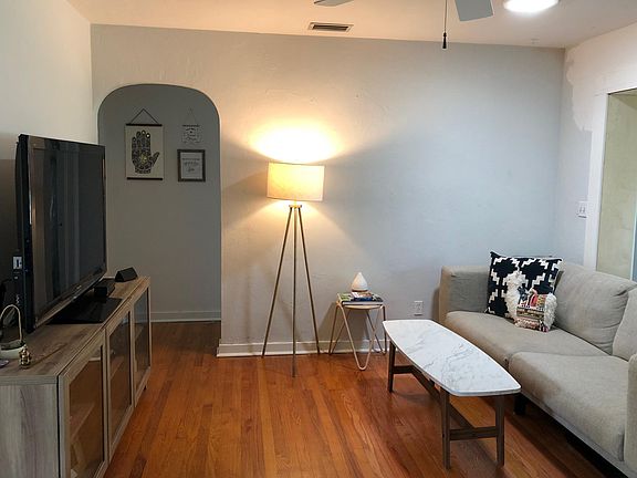 4th image of 265 Mateo Way NE