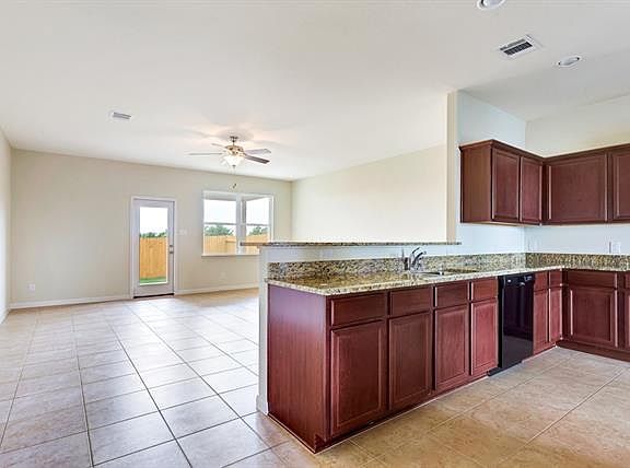 3rd image of 13341 Tower Ln