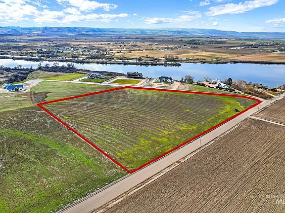 2nd image of Cabernet Ln Lot 5