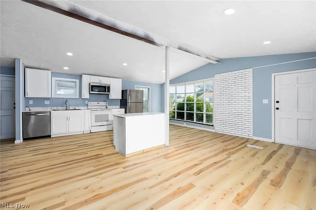3 bed, 1104 sqft, $1,500 — Photo 4