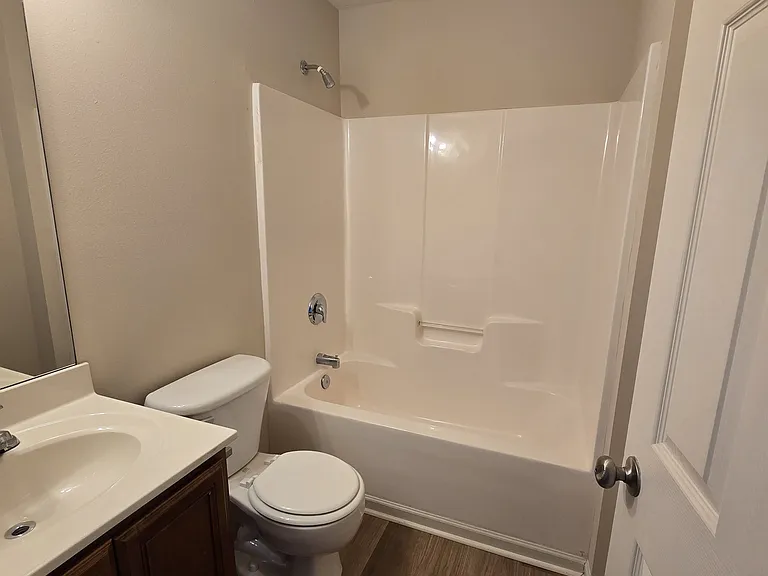507 Chastine Dr — Photo 8