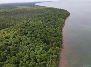 67 Lakeshore Dr, Ontonagon, MI 49953