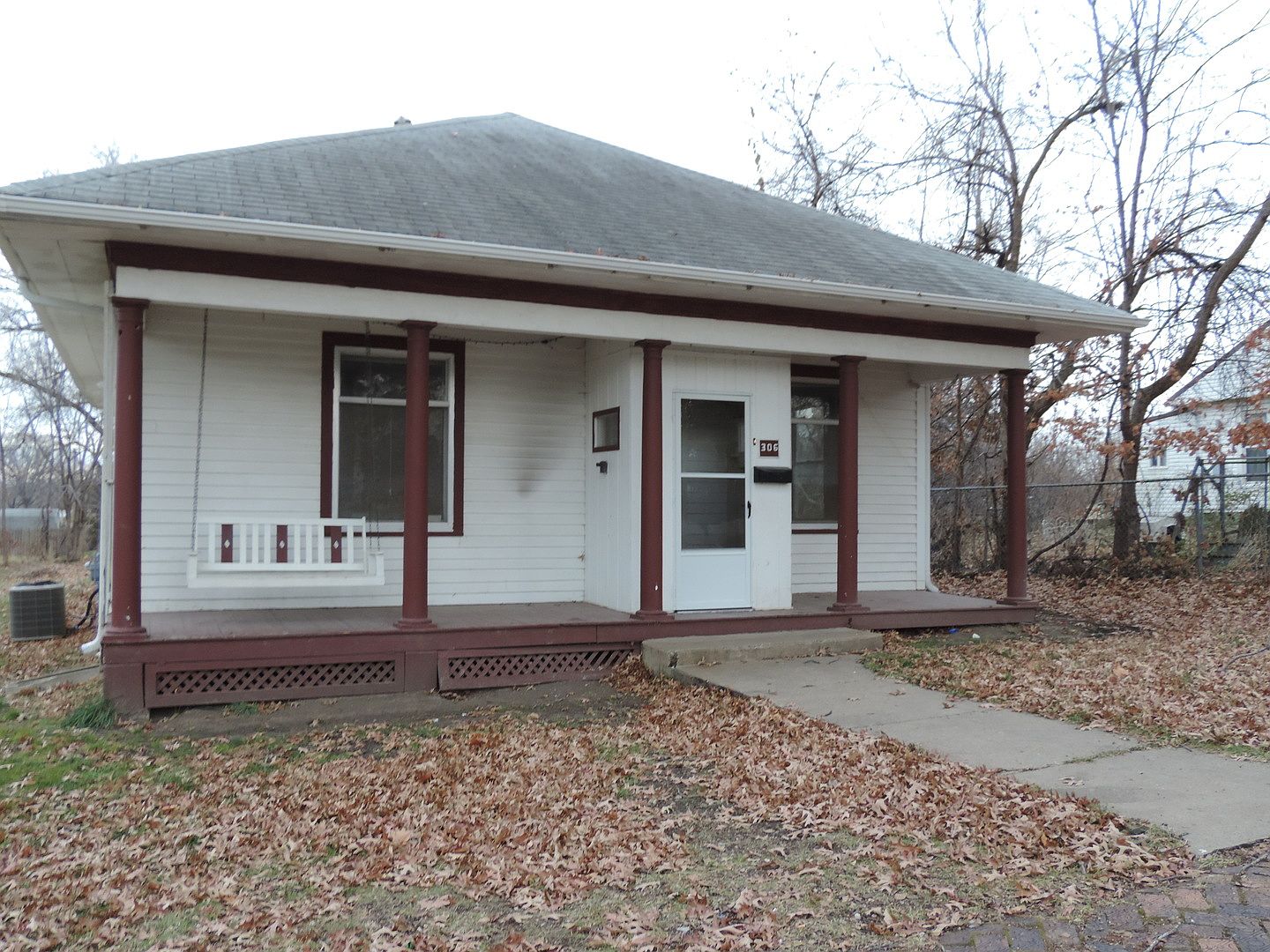306 E Bridge St, Knob Noster, MO 65336 Zillow