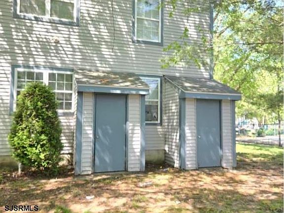 2nd image of 20 Oyster Bay Rd APT H