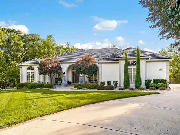 293 NW Rockwood Ct, Lees Summit, MO 64081