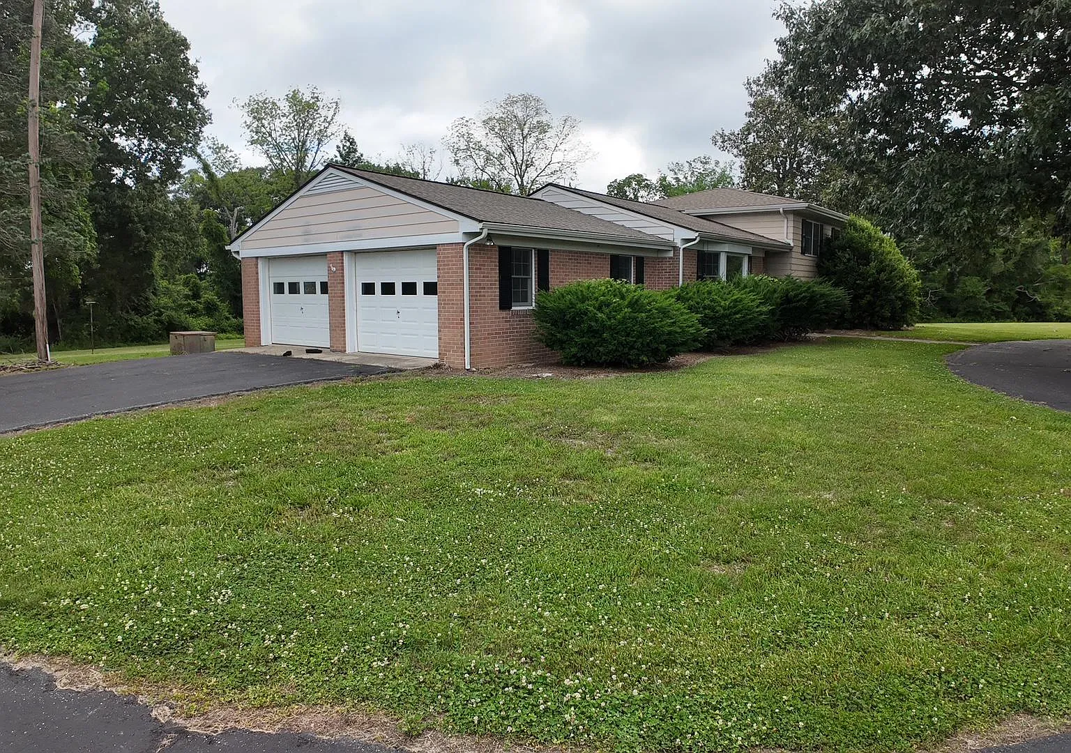 3 bed, 2104 sqft, $2,600 — Photo 3