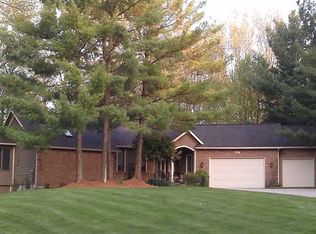 5830 Cascade Rd SE, Grand Rapids, MI 49546