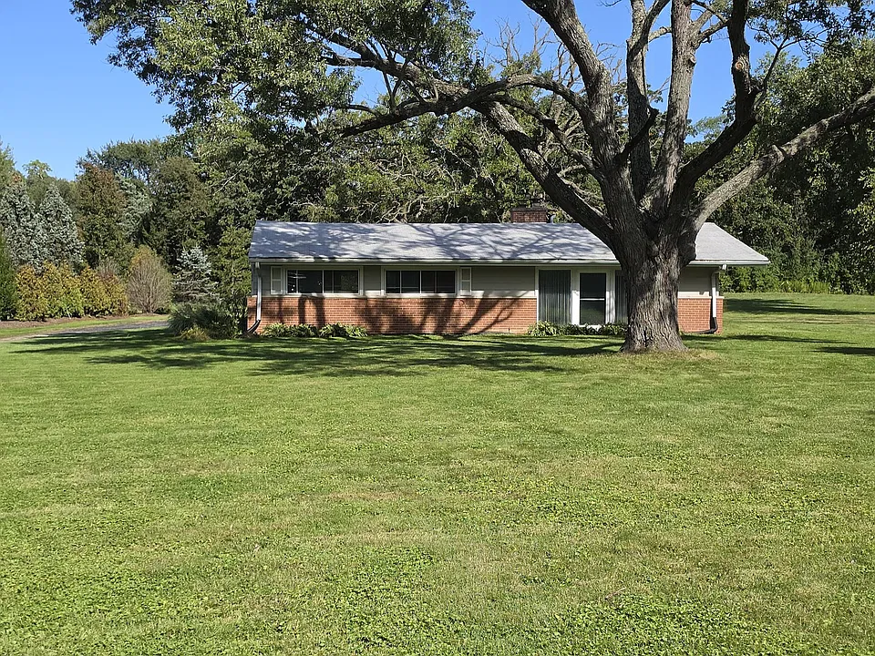 1070 Winwood Dr