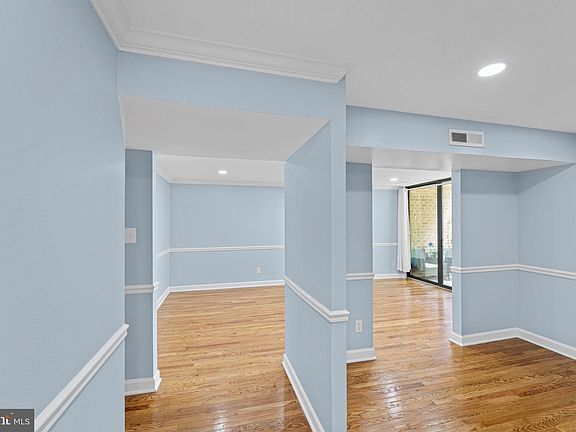 4th image of 485 N Armistead St APT 201