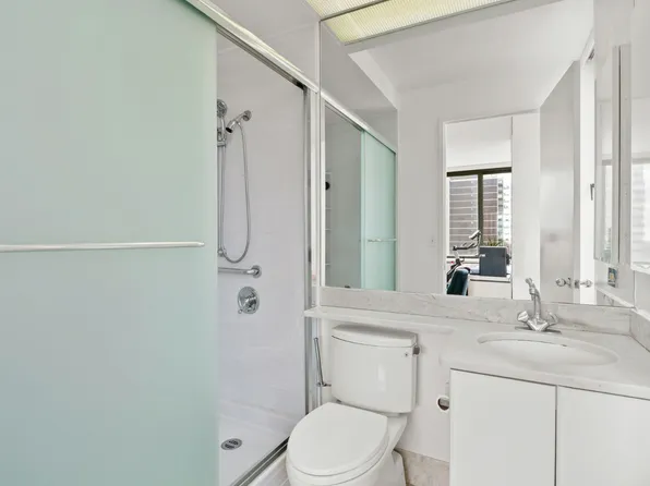 300 East 85th Street image 8 of 15