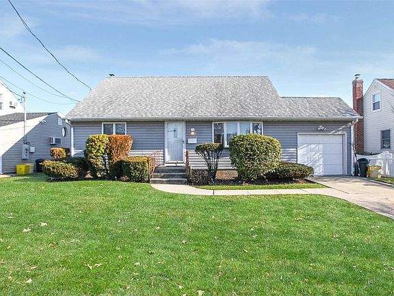 2nd image of 154 E Zoranne Dr