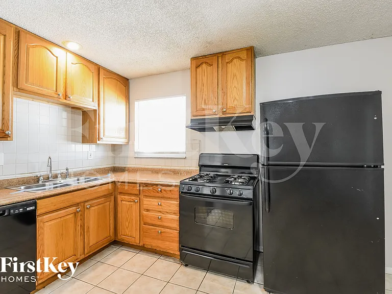 2485 Jenkee Dr — Photo 8