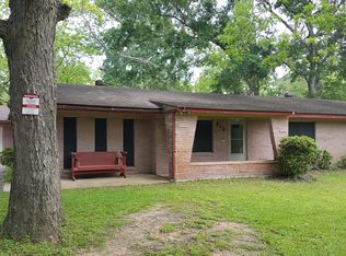 215 S 12th St, West Columbia, TX 77486