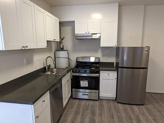 2nd image of 4 Beckett St #12