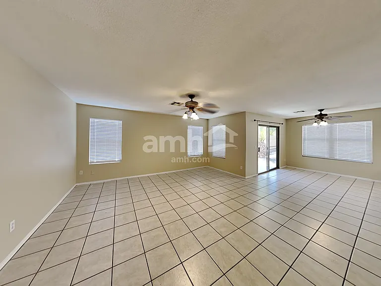 2256 E Hazeltine Way — Photo 6