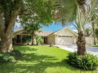 117 W Harbor Dr, Port Lavaca, TX 77979