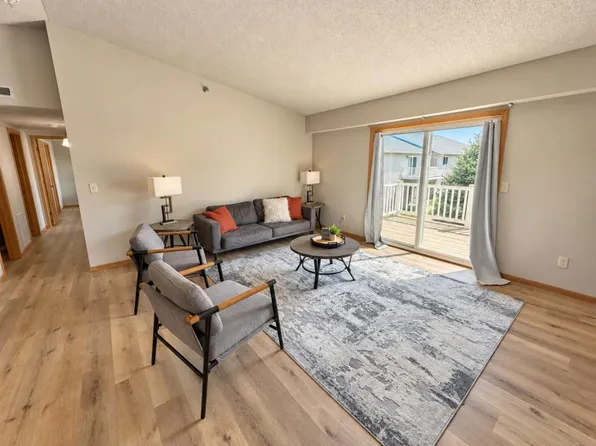 4020 McKenzie Dr SE, Mandan, ND 58554