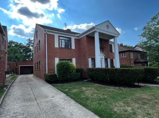 2074 Atkins Ave #1, Lakewood, OH 44107