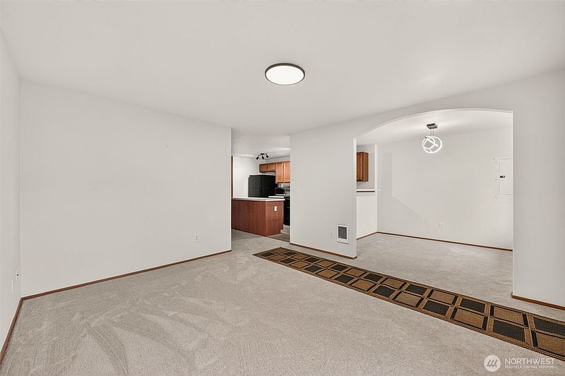 4th image of 2732 Hidden Springs Loop SE