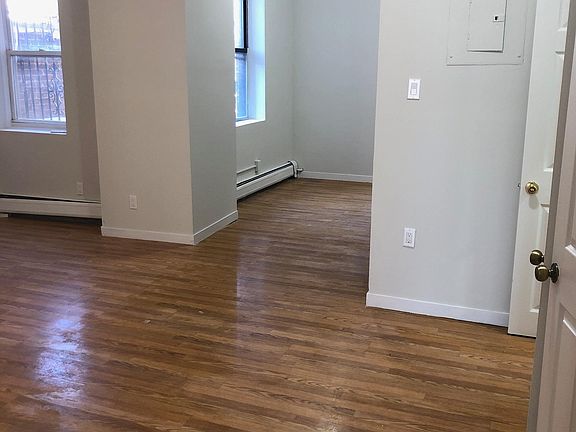 4th image of 872 Bergen Ave APT 3