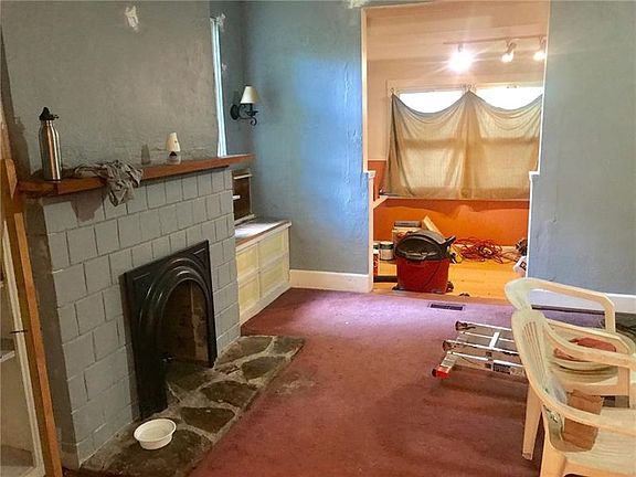 3rd image of 1636 Evergreen Ave