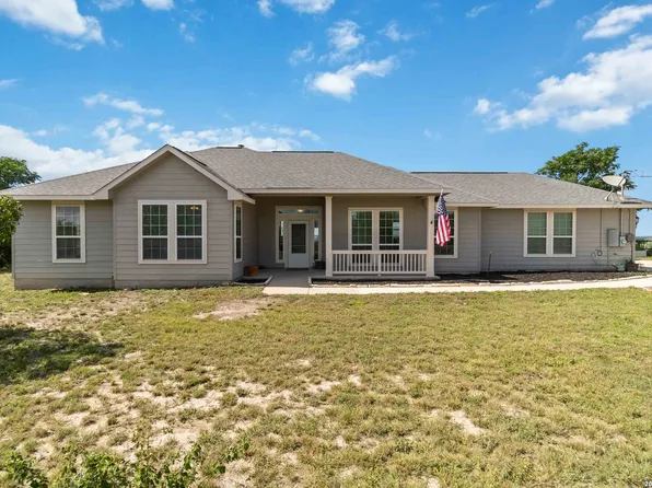 253 County Road 5720, Castroville, TX 78009