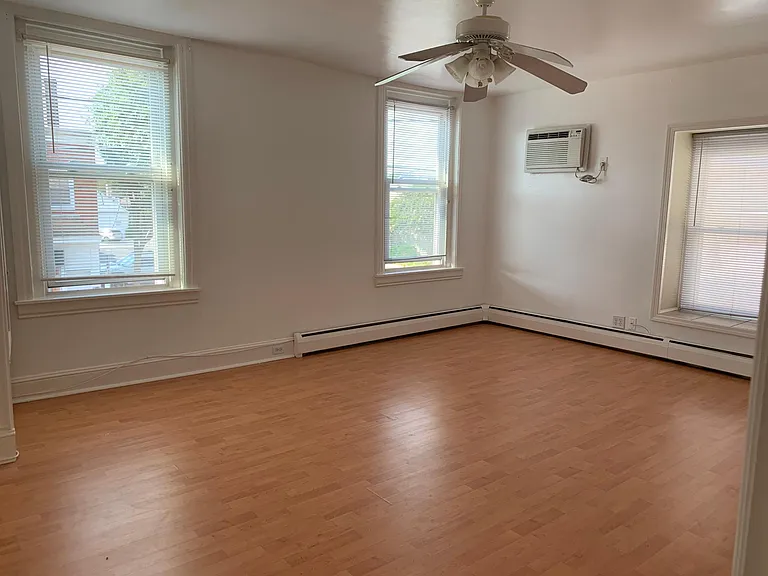 18 S Monroe St #B2 — Photo 4